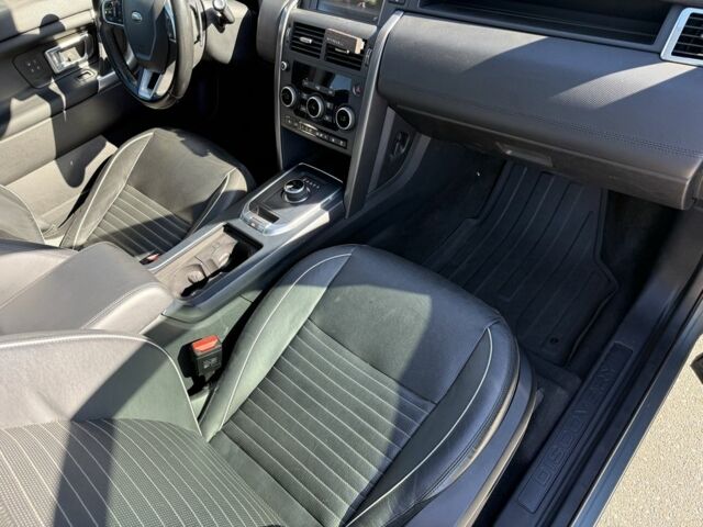 Зелений Ленд Ровер Діскавері, об'ємом двигуна 2 л та пробігом 123 тис. км за 21000 $, фото 6 на Automoto.ua