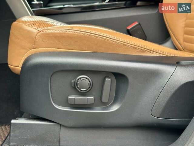 Зелений Ленд Ровер Діскавері, об'ємом двигуна 3 л та пробігом 72 тис. км за 38490 $, фото 21 на Automoto.ua