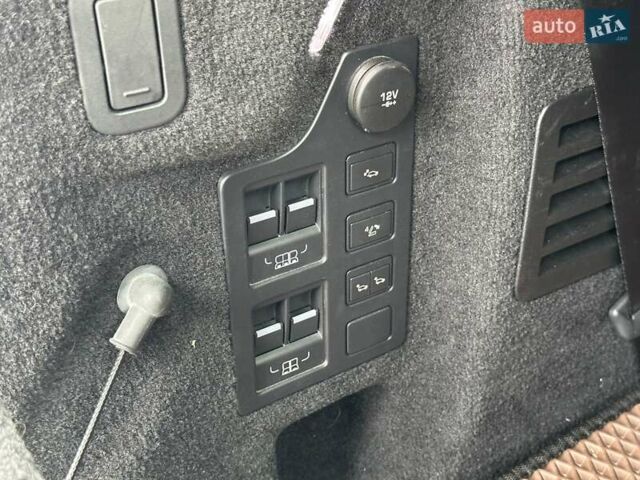 Зелений Ленд Ровер Діскавері, об'ємом двигуна 3 л та пробігом 72 тис. км за 38490 $, фото 39 на Automoto.ua