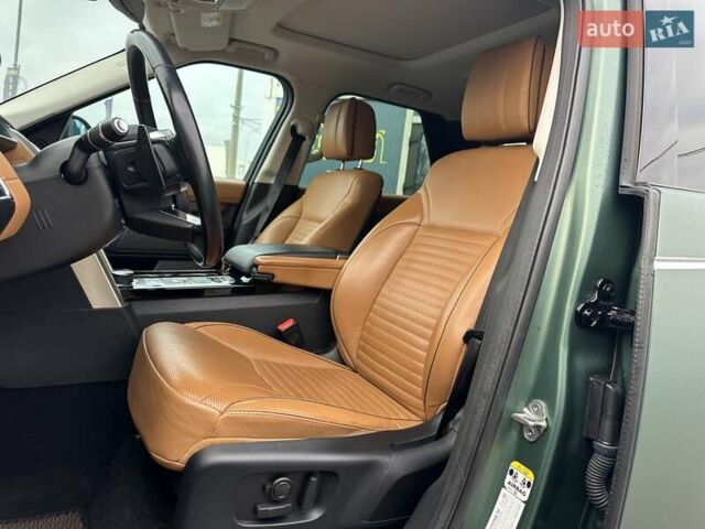 Зелений Ленд Ровер Діскавері, об'ємом двигуна 3 л та пробігом 72 тис. км за 38490 $, фото 22 на Automoto.ua