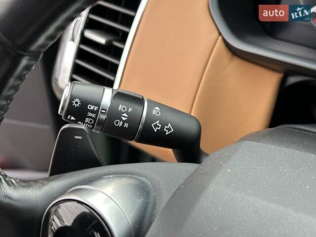 Зелений Ленд Ровер Діскавері, об'ємом двигуна 3 л та пробігом 72 тис. км за 38490 $, фото 30 на Automoto.ua