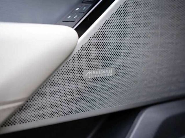 Белый Ленд Ровер Другая, объемом двигателя 2 л и пробегом 53 тыс. км за 23000 $, фото 11 на Automoto.ua