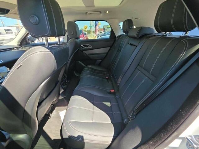 Белый Ленд Ровер Другая, объемом двигателя 0 л и пробегом 11 тыс. км за 38000 $, фото 10 на Automoto.ua