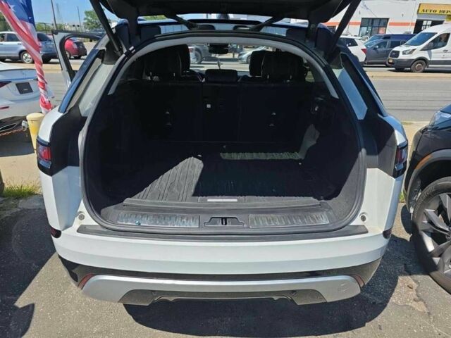 Белый Ленд Ровер Другая, объемом двигателя 0 л и пробегом 11 тыс. км за 38000 $, фото 9 на Automoto.ua