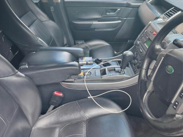 Черный Ленд Ровер Другая, объемом двигателя 2.7 л и пробегом 3 тыс. км за 5600 $, фото 5 на Automoto.ua