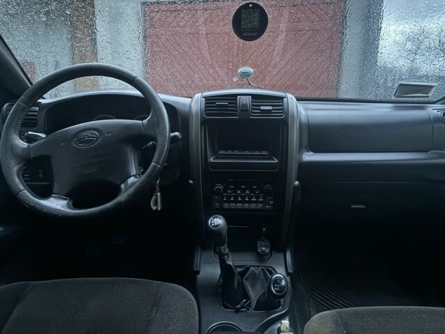 Черный Ленд Ровер Другая, объемом двигателя 2.4 л и пробегом 130 тыс. км за 5300 $, фото 4 на Automoto.ua