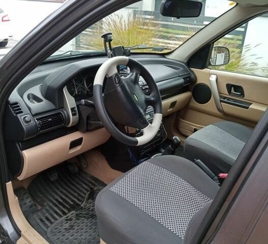 Коричневый Ленд Ровер Другая, объемом двигателя 2 л и пробегом 289 тыс. км за 1868 $, фото 6 на Automoto.ua