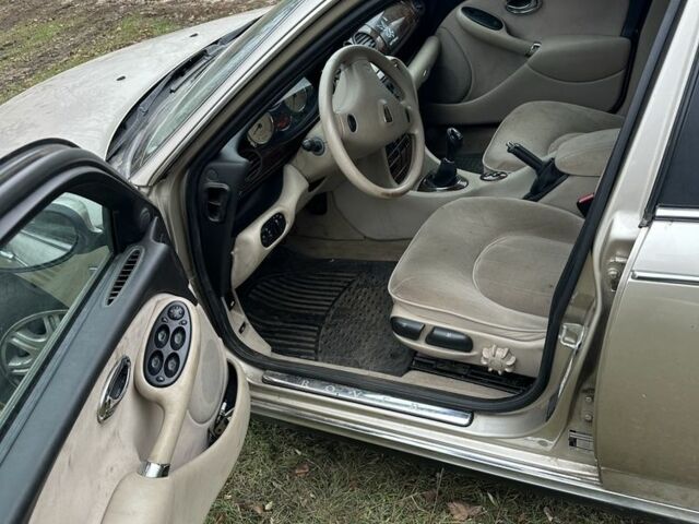 Серый Ленд Ровер Другая, объемом двигателя 2 л и пробегом 221 тыс. км за 1194 $, фото 5 на Automoto.ua