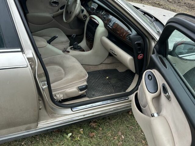 Серый Ленд Ровер Другая, объемом двигателя 2 л и пробегом 221 тыс. км за 1194 $, фото 8 на Automoto.ua