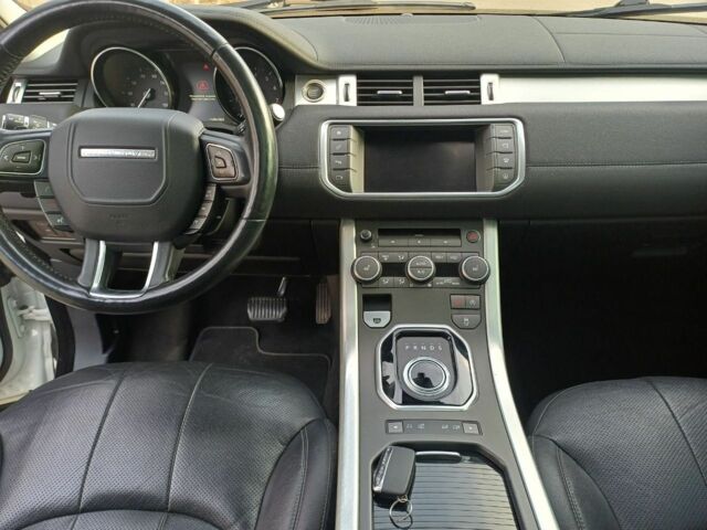 Білий Ленд Ровер Евок, об'ємом двигуна 2 л та пробігом 116 тис. км за 18000 $, фото 5 на Automoto.ua