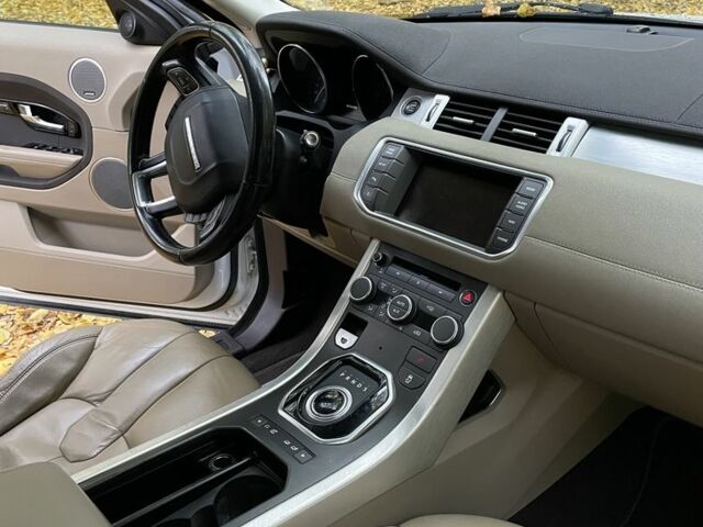 Белый Ленд Ровер Эвок, объемом двигателя 2 л и пробегом 181 тыс. км за 15800 $, фото 6 на Automoto.ua