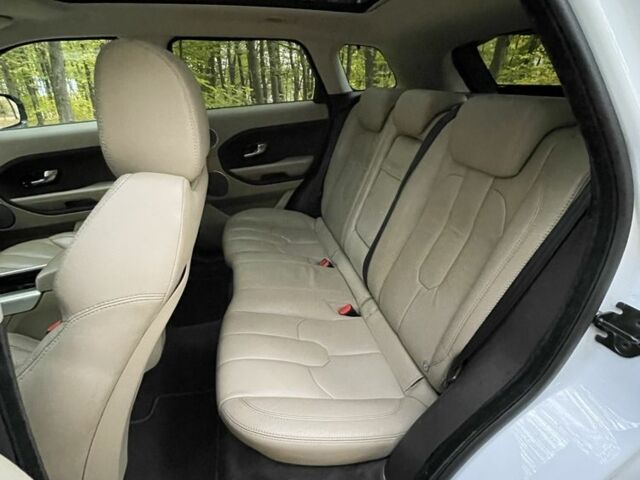 Белый Ленд Ровер Эвок, объемом двигателя 2 л и пробегом 181 тыс. км за 15800 $, фото 5 на Automoto.ua