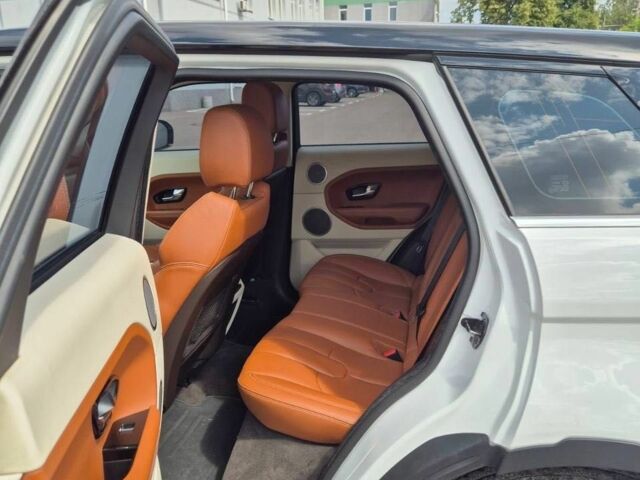 Білий Ленд Ровер Евок, об'ємом двигуна 2.2 л та пробігом 127 тис. км за 17999 $, фото 8 на Automoto.ua