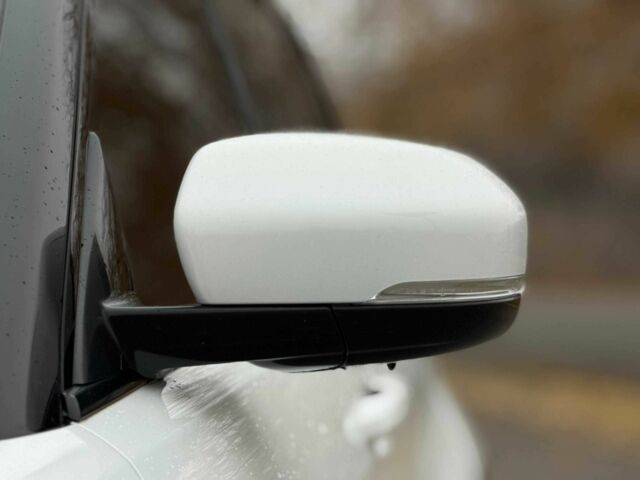 Белый Ленд Ровер Эвок, объемом двигателя 2 л и пробегом 125 тыс. км за 14800 $, фото 6 на Automoto.ua