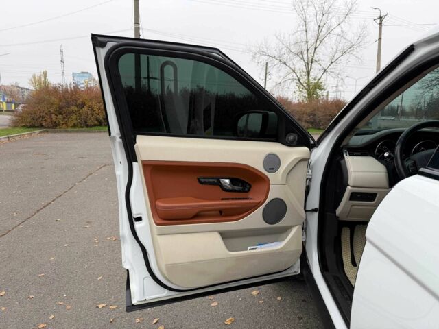 Белый Ленд Ровер Эвок, объемом двигателя 2 л и пробегом 125 тыс. км за 14800 $, фото 14 на Automoto.ua