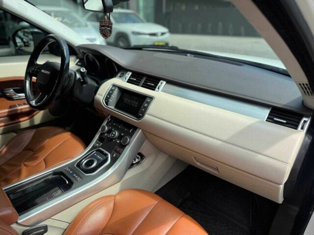 Белый Ленд Ровер Эвок, объемом двигателя 2 л и пробегом 267 тыс. км за 12700 $, фото 14 на Automoto.ua