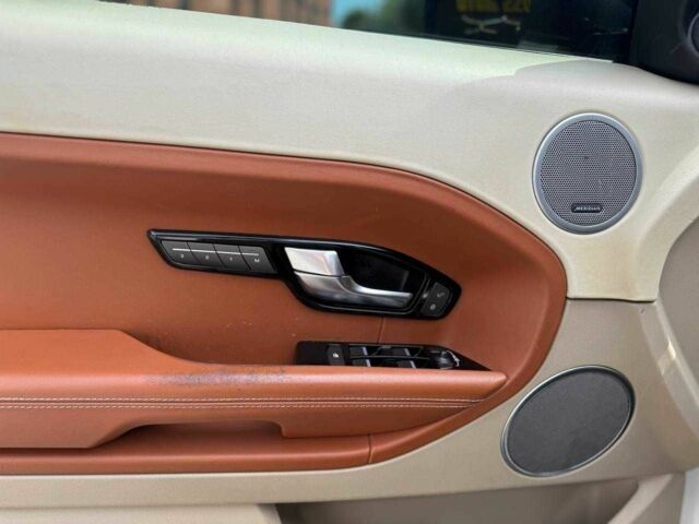 Белый Ленд Ровер Эвок, объемом двигателя 2 л и пробегом 267 тыс. км за 12700 $, фото 11 на Automoto.ua