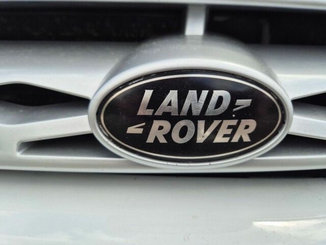 Белый Ленд Ровер Эвок, объемом двигателя 2.2 л и пробегом 126 тыс. км за 18000 $, фото 7 на Automoto.ua