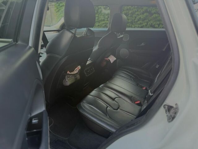 Ленд Ровер Эвок 2012 в Виннице на Automoto.ua Белый Ленд Ровер Эвок, объемом двигателя 2 л и пробегом 160 тыс. км за 16800 $, фото 18 на Automoto.ua