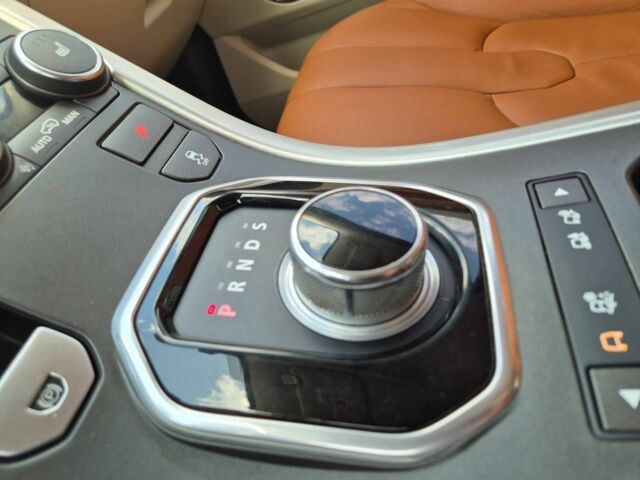 Білий Ленд Ровер Евок, об'ємом двигуна 2.2 л та пробігом 127 тис. км за 17999 $, фото 17 на Automoto.ua