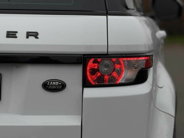 Белый Ленд Ровер Эвок, объемом двигателя 2 л и пробегом 125 тыс. км за 14800 $, фото 9 на Automoto.ua