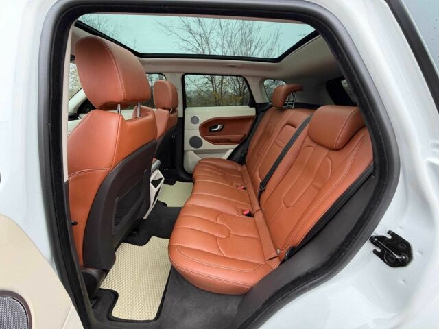 Белый Ленд Ровер Эвок, объемом двигателя 2 л и пробегом 125 тыс. км за 14800 $, фото 13 на Automoto.ua