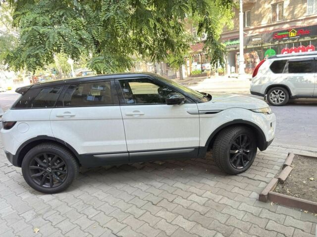 Белый Ленд Ровер Эвок, объемом двигателя 2.2 л и пробегом 145 тыс. км за 20000 $, фото 3 на Automoto.ua