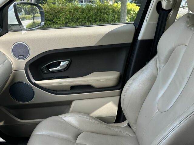 Белый Ленд Ровер Эвок, объемом двигателя 2.2 л и пробегом 168 тыс. км за 19000 $, фото 14 на Automoto.ua