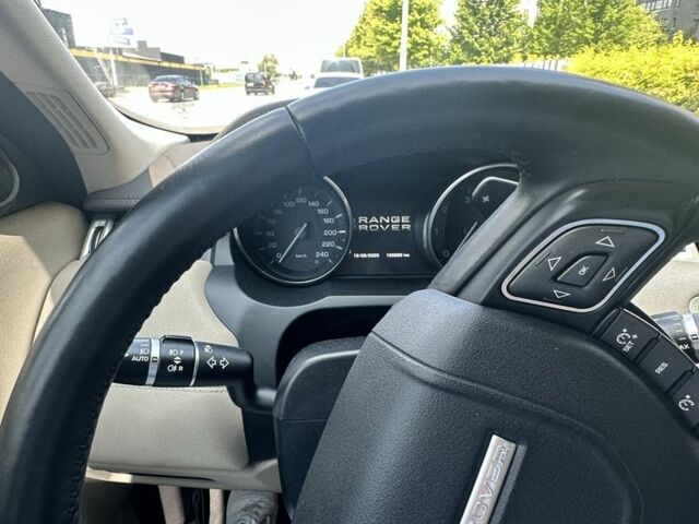 Белый Ленд Ровер Эвок, объемом двигателя 2.2 л и пробегом 168 тыс. км за 19000 $, фото 6 на Automoto.ua