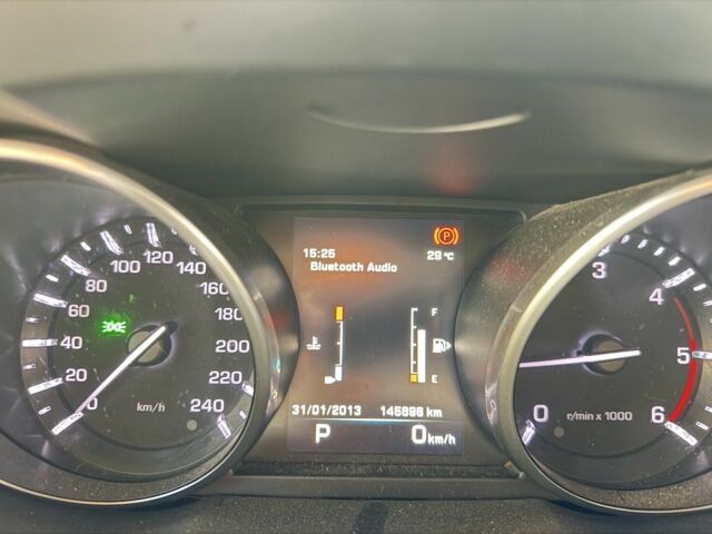 Белый Ленд Ровер Эвок, объемом двигателя 2.2 л и пробегом 145 тыс. км за 20000 $, фото 4 на Automoto.ua