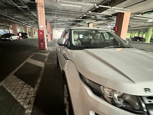 Білий Ленд Ровер Евок, об'ємом двигуна 2.2 л та пробігом 173 тис. км за 18500 $, фото 19 на Automoto.ua