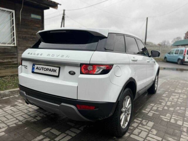 Білий Ленд Ровер Евок, об'ємом двигуна 2.2 л та пробігом 255 тис. км за 15500 $, фото 4 на Automoto.ua