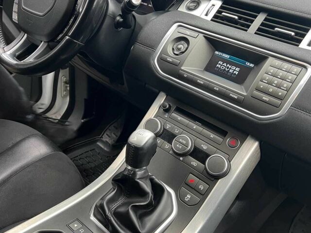 Білий Ленд Ровер Евок, об'ємом двигуна 2.2 л та пробігом 255 тис. км за 15500 $, фото 6 на Automoto.ua