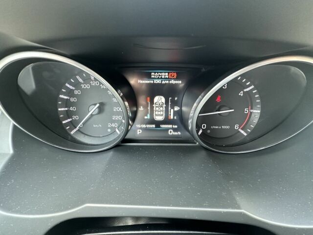 Белый Ленд Ровер Эвок, объемом двигателя 2.2 л и пробегом 168 тыс. км за 19000 $, фото 9 на Automoto.ua