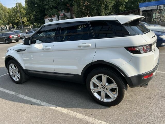 Белый Ленд Ровер Эвок, объемом двигателя 2 л и пробегом 147 тыс. км за 15500 $, фото 2 на Automoto.ua