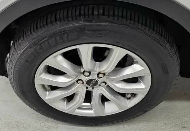 Ленд Ровер Эвок 2015 в Киеве на Automoto.ua Белый Ленд Ровер Эвок, объемом двигателя 2.2 л и пробегом 108 тыс. км за 16500 $, фото 17 на Automoto.ua