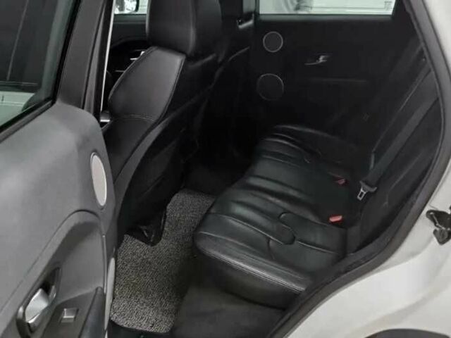 Ленд Ровер Эвок 2015 в Киеве на Automoto.ua Белый Ленд Ровер Эвок, объемом двигателя 2.2 л и пробегом 108 тыс. км за 16500 $, фото 6 на Automoto.ua