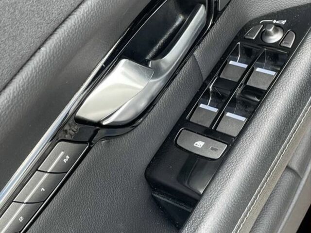 Белый Ленд Ровер Эвок, объемом двигателя 2 л и пробегом 180 тыс. км за 19800 $, фото 7 на Automoto.ua