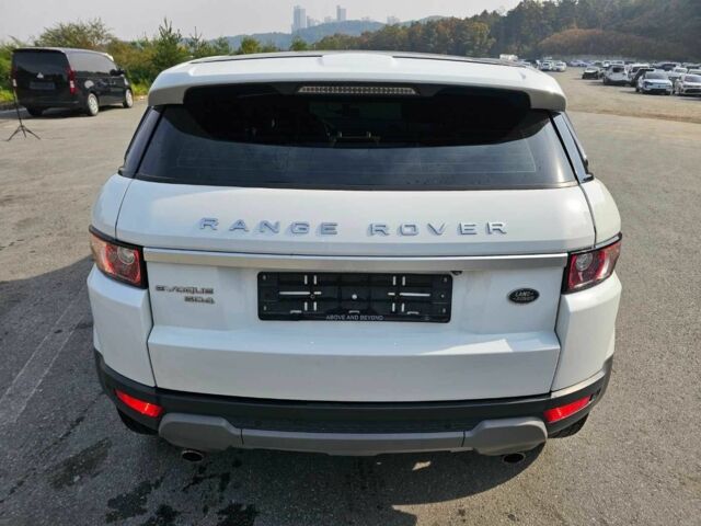 Белый Ленд Ровер Эвок, объемом двигателя 2.2 л и пробегом 178 тыс. км за 5500 $, фото 3 на Automoto.ua