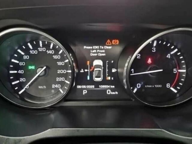 Ленд Ровер Эвок 2015 в Киеве на Automoto.ua Белый Ленд Ровер Эвок, объемом двигателя 2.2 л и пробегом 108 тыс. км за 16500 $, фото 10 на Automoto.ua