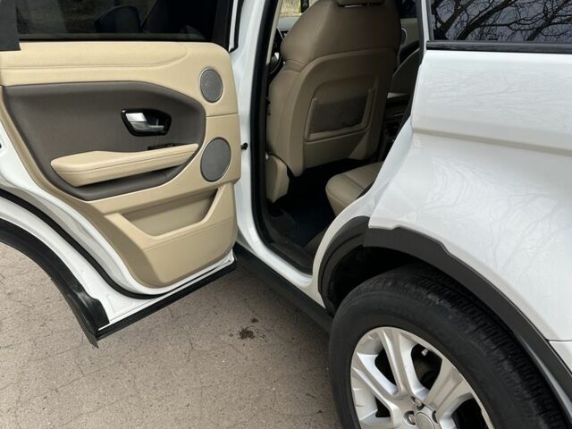 Белый Ленд Ровер Эвок, объемом двигателя 2 л и пробегом 100 тыс. км за 19800 $, фото 10 на Automoto.ua