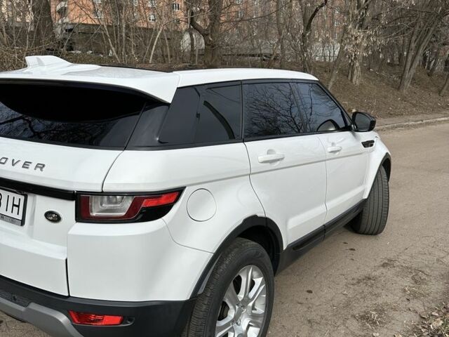 Белый Ленд Ровер Эвок, объемом двигателя 2 л и пробегом 100 тыс. км за 19800 $, фото 5 на Automoto.ua