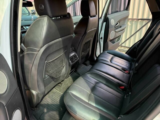 Белый Ленд Ровер Эвок, объемом двигателя 2 л и пробегом 96 тыс. км за 22500 $, фото 4 на Automoto.ua