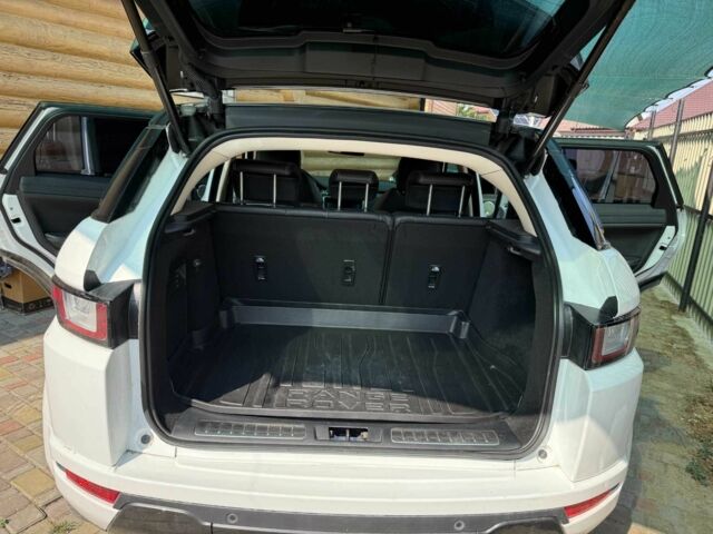 Белый Ленд Ровер Эвок, объемом двигателя 2 л и пробегом 96 тыс. км за 22500 $, фото 3 на Automoto.ua