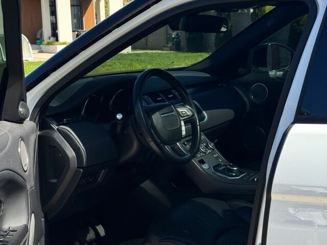 Белый Ленд Ровер Эвок, объемом двигателя 2 л и пробегом 134 тыс. км за 23400 $, фото 2 на Automoto.ua