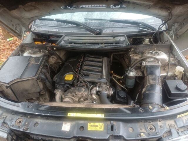 Черный Ленд Ровер Эвок, объемом двигателя 3 л и пробегом 400 тыс. км за 2700 $, фото 7 на Automoto.ua