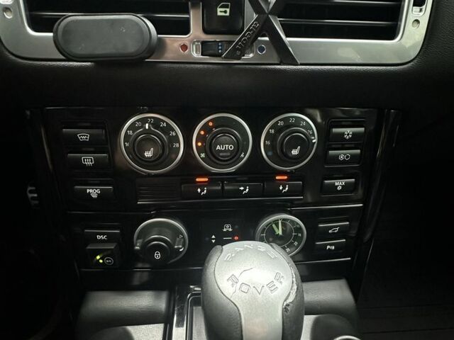 Черный Ленд Ровер Эвок, объемом двигателя 4.2 л и пробегом 307 тыс. км за 8999 $, фото 2 на Automoto.ua