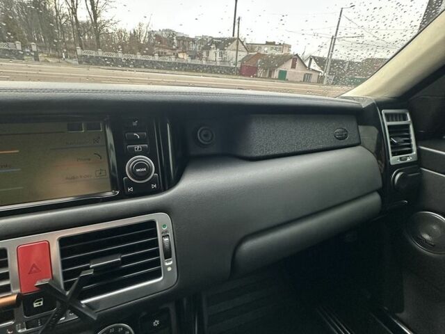 Черный Ленд Ровер Эвок, объемом двигателя 4.2 л и пробегом 307 тыс. км за 8999 $, фото 3 на Automoto.ua