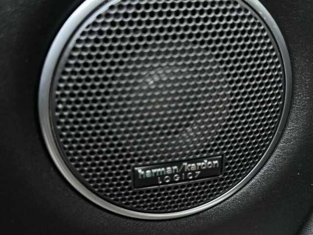 Черный Ленд Ровер Эвок, объемом двигателя 4.2 л и пробегом 307 тыс. км за 8999 $, фото 4 на Automoto.ua