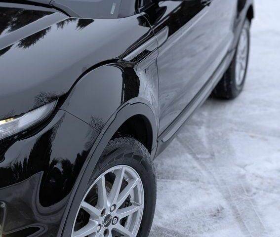 Чорний Ленд Ровер Евок, об'ємом двигуна 2 л та пробігом 228 тис. км за 15999 $, фото 7 на Automoto.ua